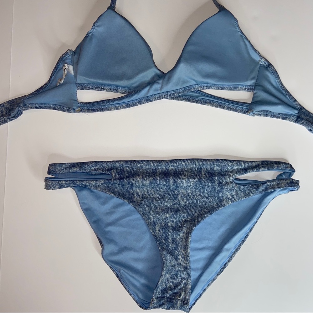 Garage blue bikini set: XS top, L bottoms - Picture 2 of 7